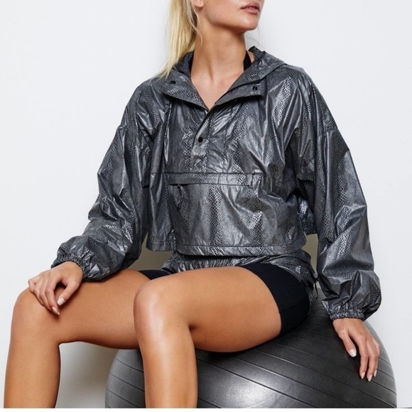 Free People Diamond Back mettalic Hooded Cropped Jacket - Picture 12 of 12